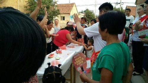 候车室吃瓜群众,吃瓜群众的日常百态