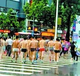 什么叫裸奔吃瓜,揭秘网络热点的狂欢与反思